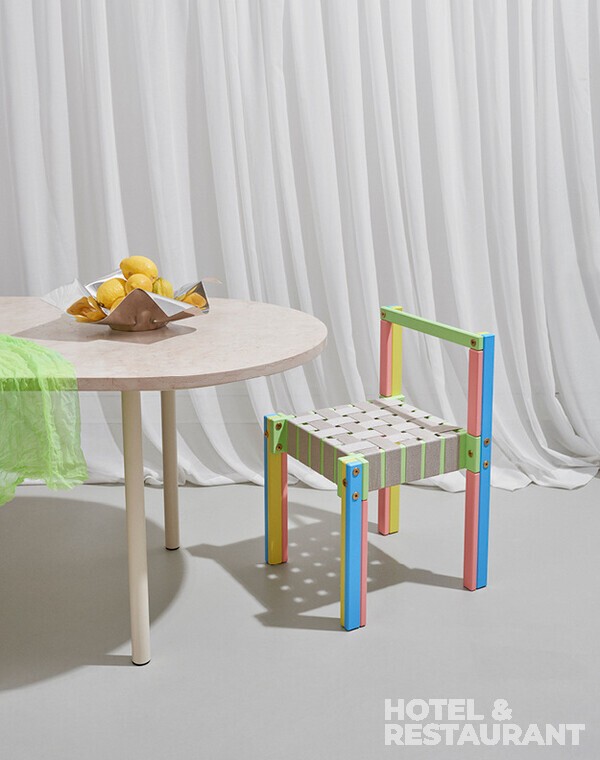 옴브레 미러(Ombré Mirror, 사진 출처_ www.usefulobjects.com)