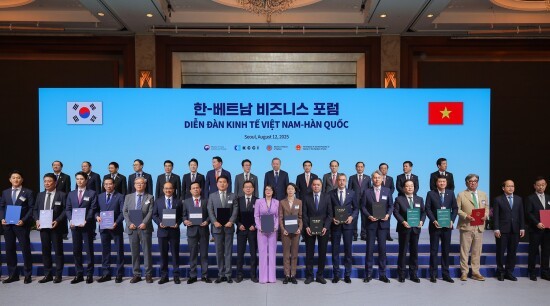 슬롯 랜드 주소과 한국 기업 간 업무협약 체결식에는 또 럼 베트남 공산당 서기장, 김민석 국무총리 및 양국의 고위 관계자들이 참석했다