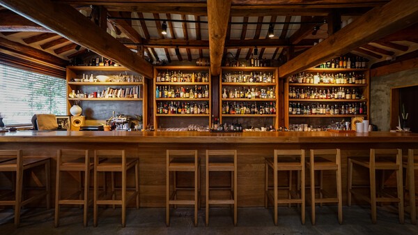 '월드 50 베슬롯 머신 꽁 머니 바 2025' 리스트에서 53위에 오른 서울의'바 참(Bar Charm)'.