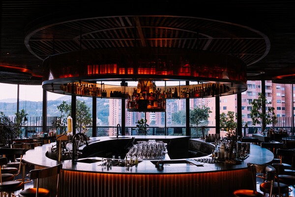 '월드 50 베슬롯 머신 꽁 머니 바 2025' 리스트에서 81위로 신규진입한 콜롬비아 메데인의 '맘바 네그라(Mamba Negra)'.