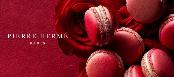 피에르 에르메_ 시그니처 이스파한 마카롱 (©Pierre Hermé Paris)
