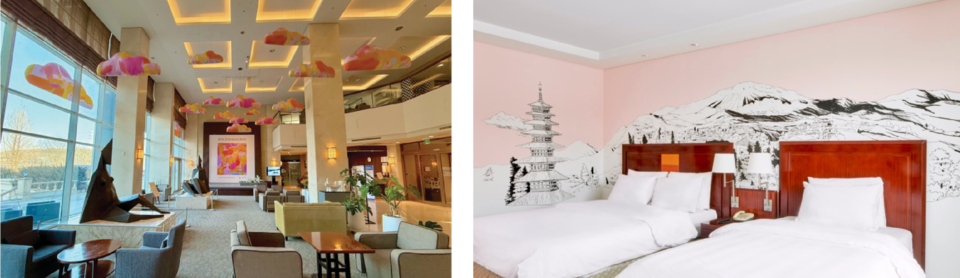 포천 아도니스아이폰 슬롯 머신 게임 로비에 설치된 다이브인그룹과 전다래 작가의 콜라보레이션 설치 작품 (좌), 포천 아도니스아이폰 슬롯 머신 게임 내 여행 스케치 작가인 카콜과의 콜라보로 일본의 벚꽃 풍경을 담은 아트스테이의 모습(우)