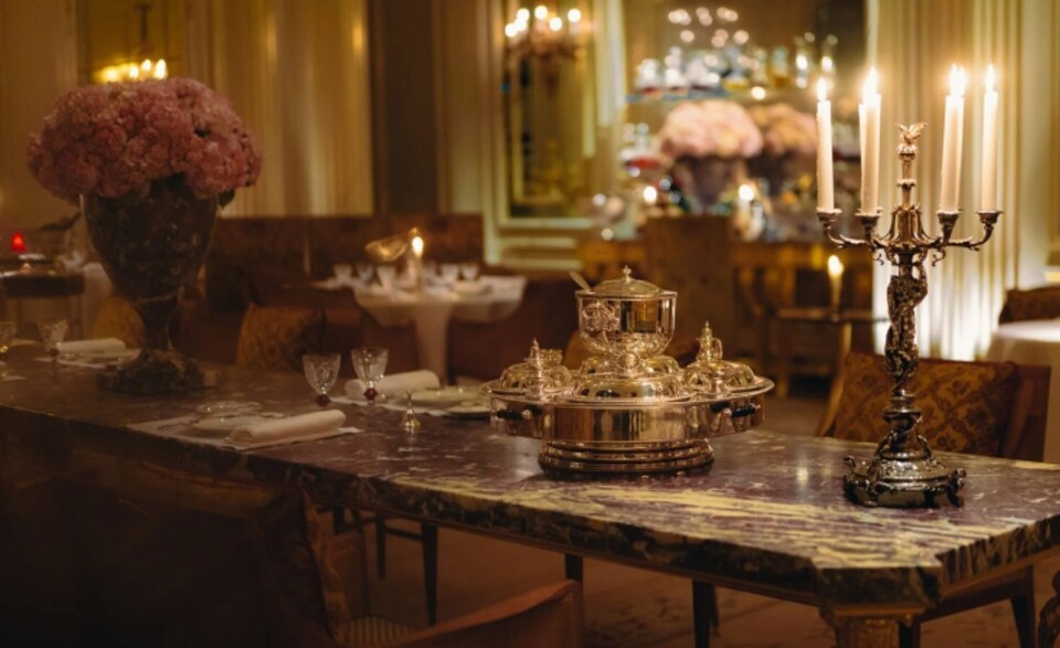 장 엥베르 오 플라자 아테네의 로열 테이블