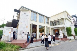 프랑스 ‘정통 치즈 박물관’ 팝업 성료, 개성 뚜렷한 치즈 시식으로 인기